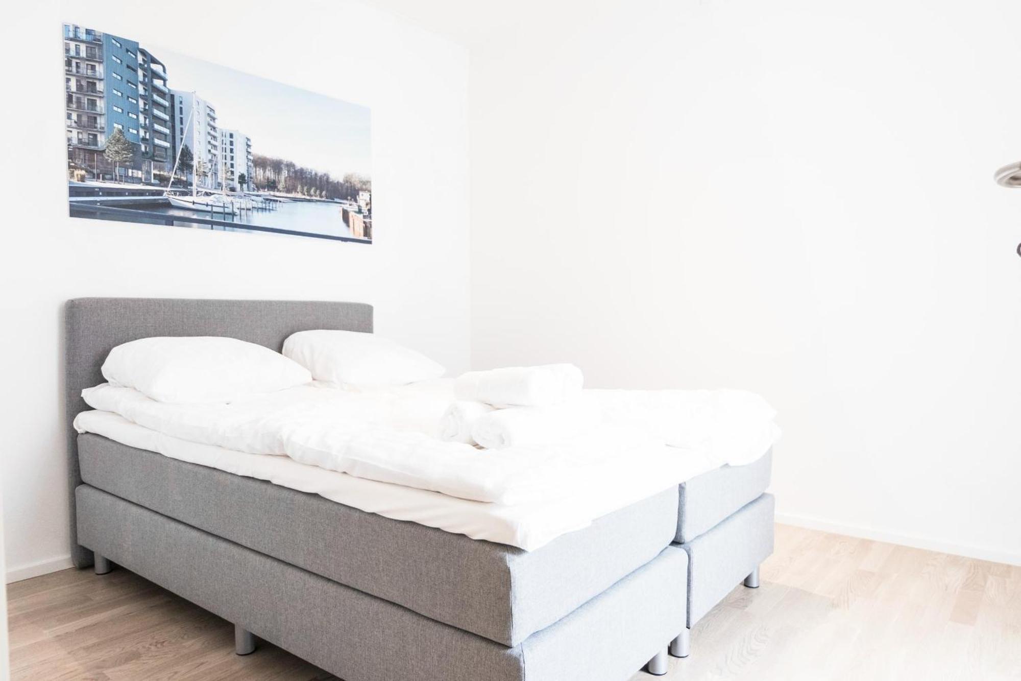 Modern Spacious 2-bed By The Harbour Apartment *
