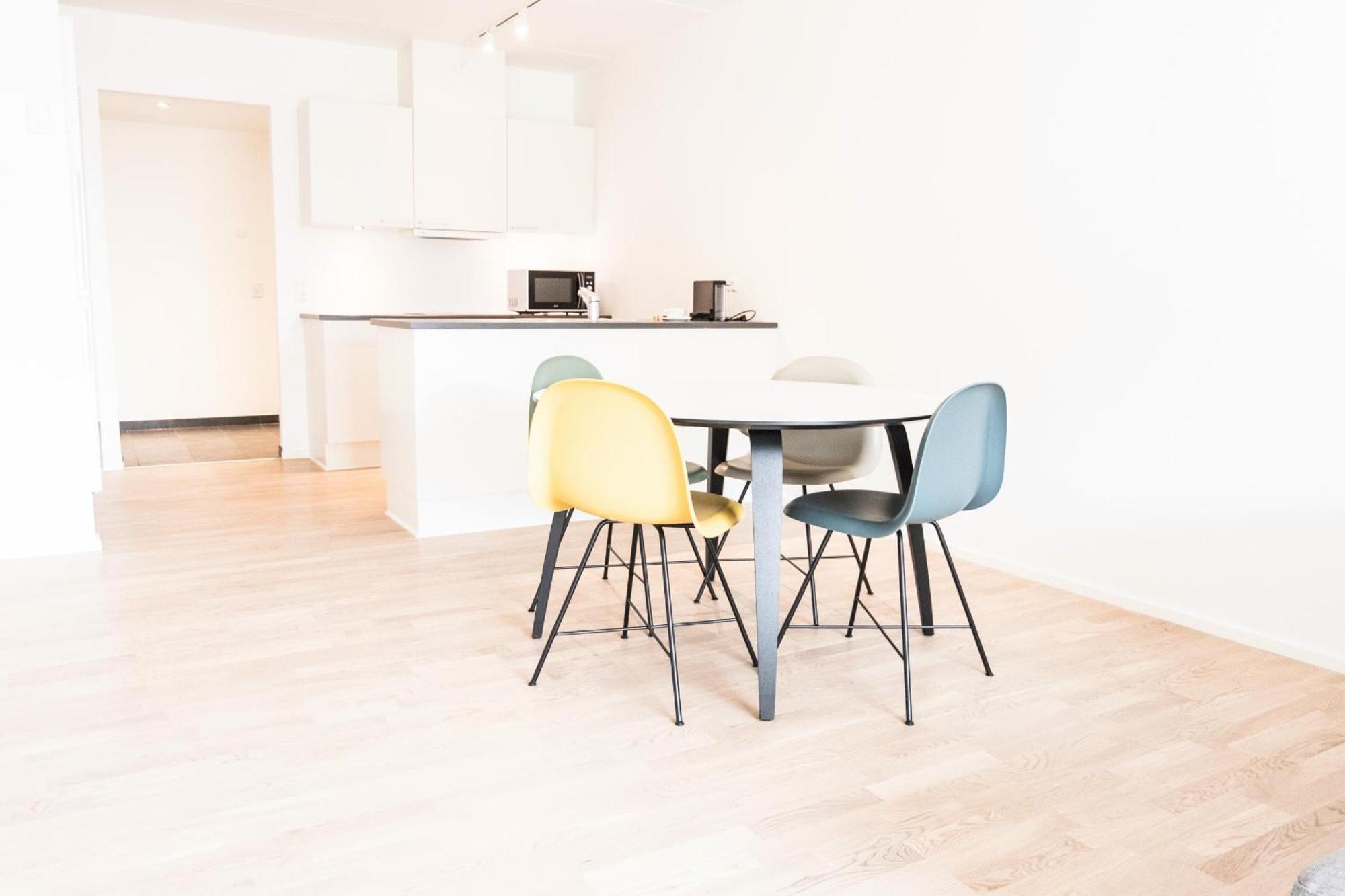 Apartment Modern Spacious 2-bed By The Harbour *